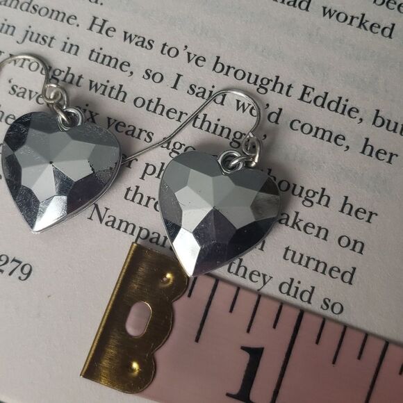 Heart Earrings  - Picture 4 of 6